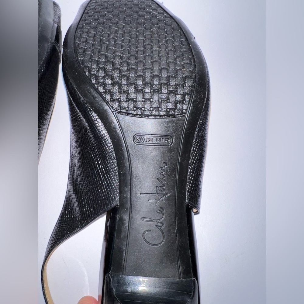 Cole Haan Womens 9 1/2 Black Leather Peep Toe Nike Air Heels Pumps 9.5 Buckle - Picture 7 of 15